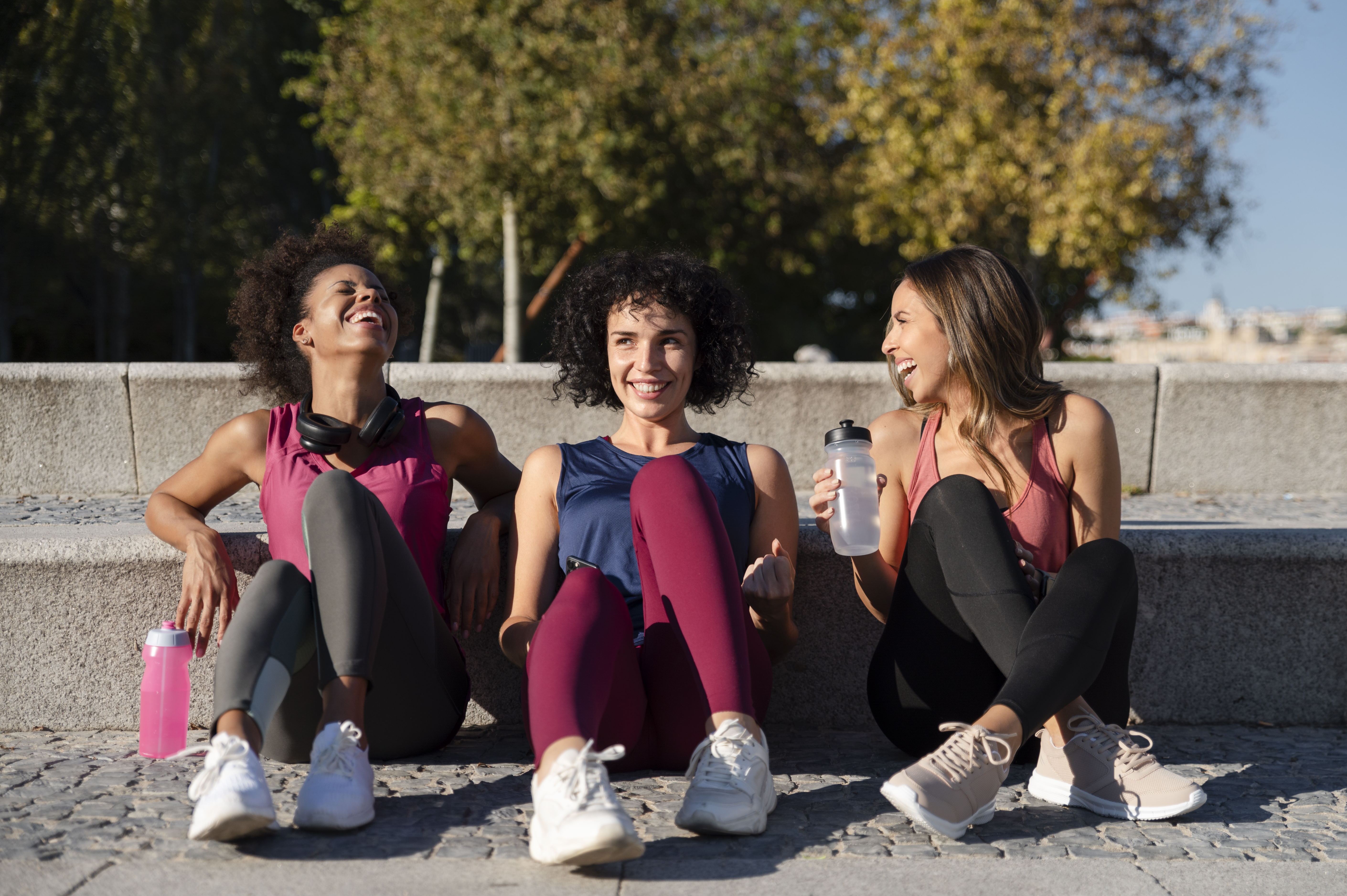 Mulheres conversando após treino